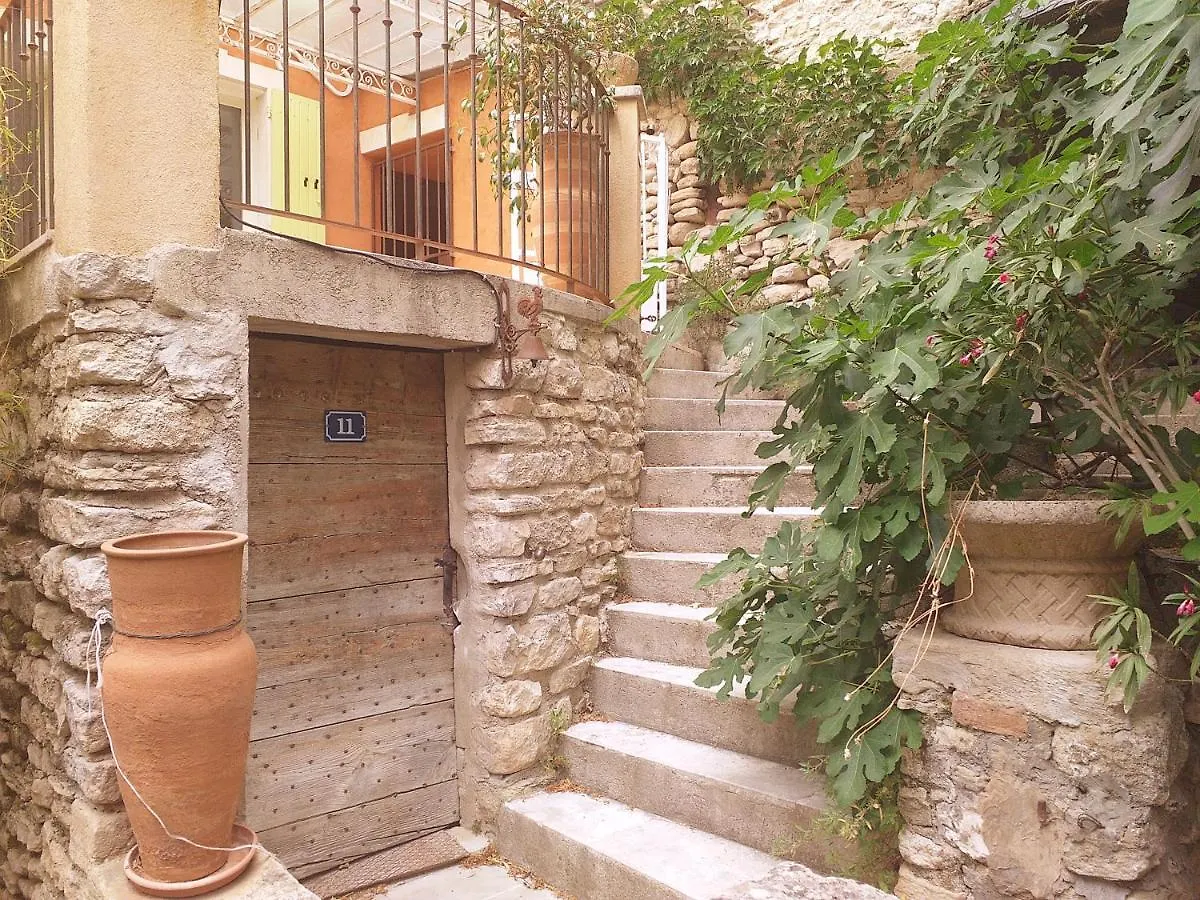 Maison Au Coeur De Fontaine De Vaucluse, Nichee Sur Le Rocher Et Surplombant La Sorgue Holiday home